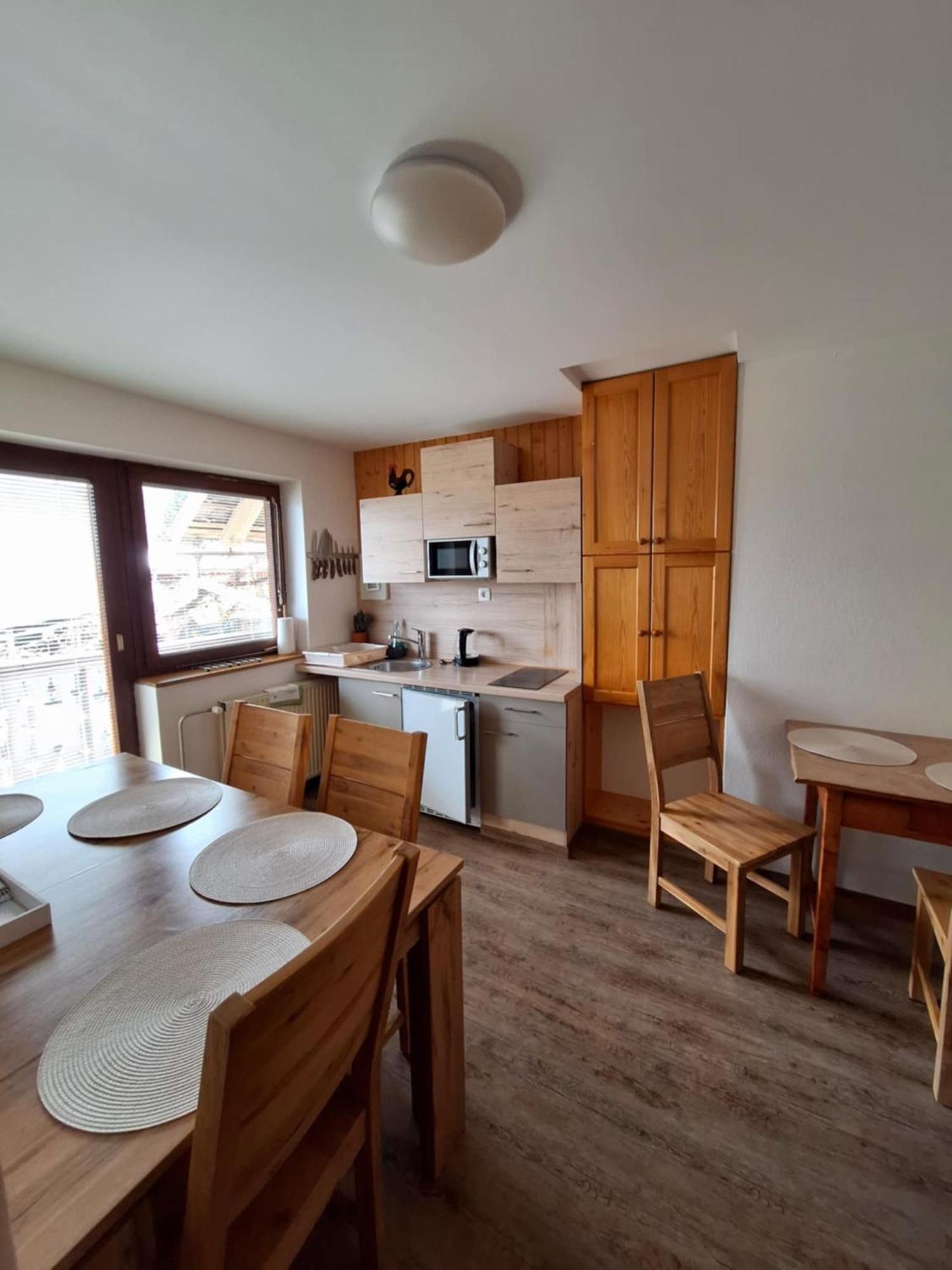 Pr' Hribar Apartman Zgornje Gorje Kültér fotó